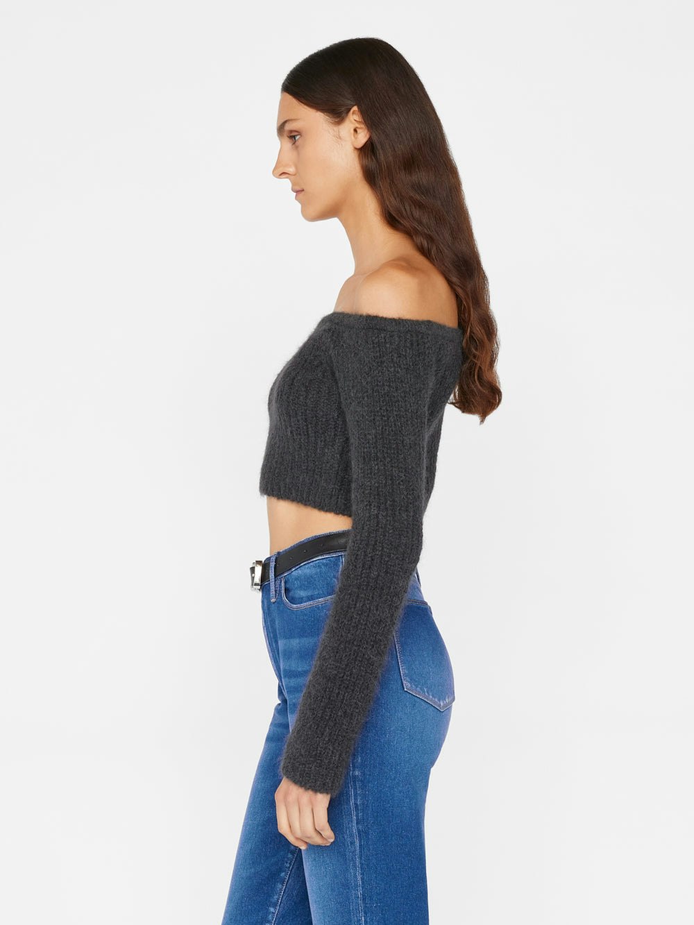 sweater side view alt:fit1